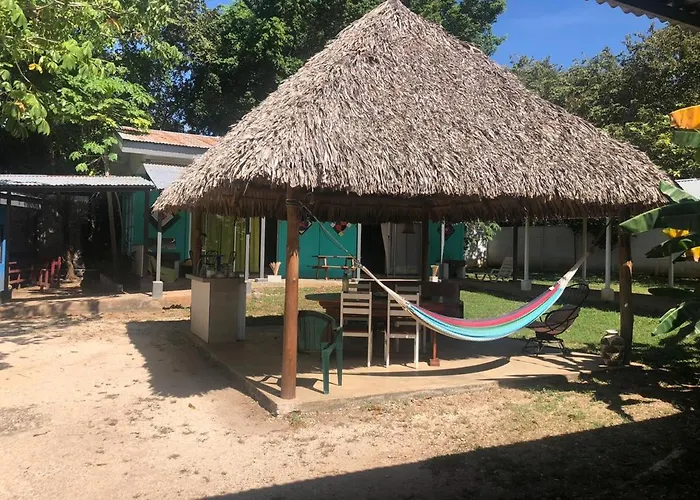 Cabinas Ruta 155 *